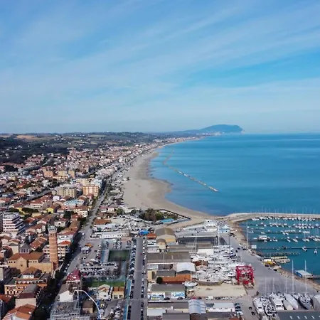 Apartamento Piazza - Wifi E Comfort